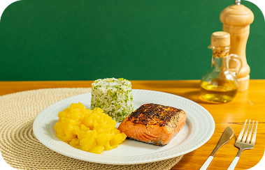 Salmão Grelhado c/ Purê de Mandioquinha