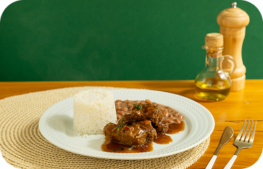 Bife à Rolê Recheado c/ Cenoura e Linguiça Calabresa e Arroz Branco