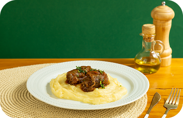 Bife à Rolê Recheado c/ Cenoura e Linguiça Calabresa e Arroz Branco