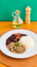 Carne Moída Refogada, Arroz Branco e Feijão Preto c/ Linguiça