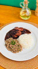 Carne Moída Refogada, Arroz Branco e Feijão Preto c/ Linguiça