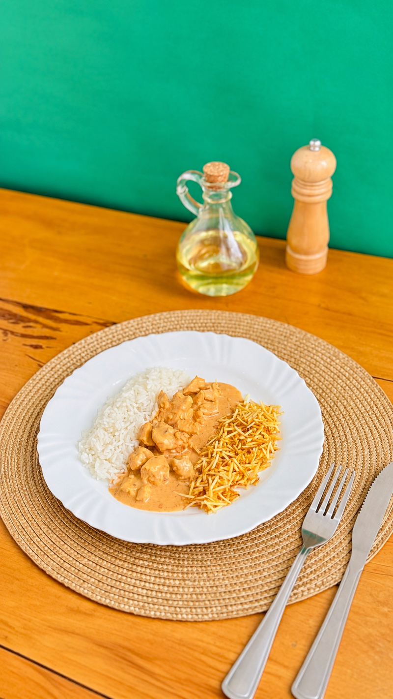 Strogonoff de Frango c/ Arroz Branco