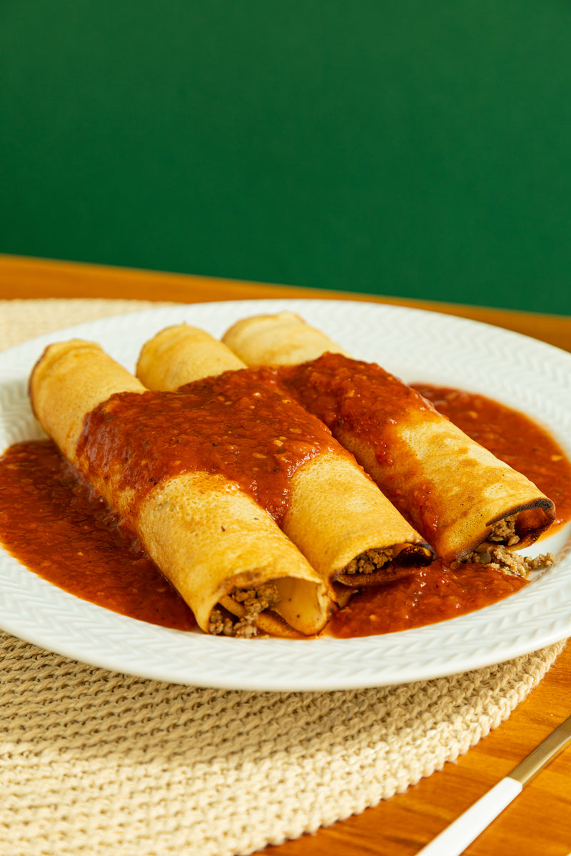 Panqueca Recheada c/ Carne Moída ao Molho Sugo