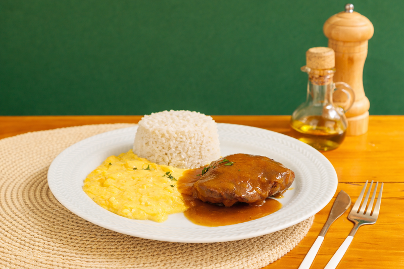 Sobrecoxa c/ Creme de Milho e Arroz Branco